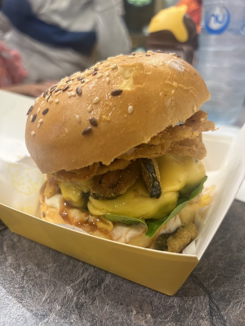 Howdy Burgers & Shawarma photo 3