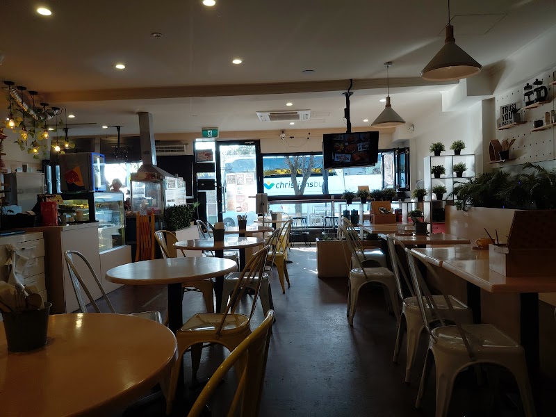 Cheeky Chewies Cafe photo 4