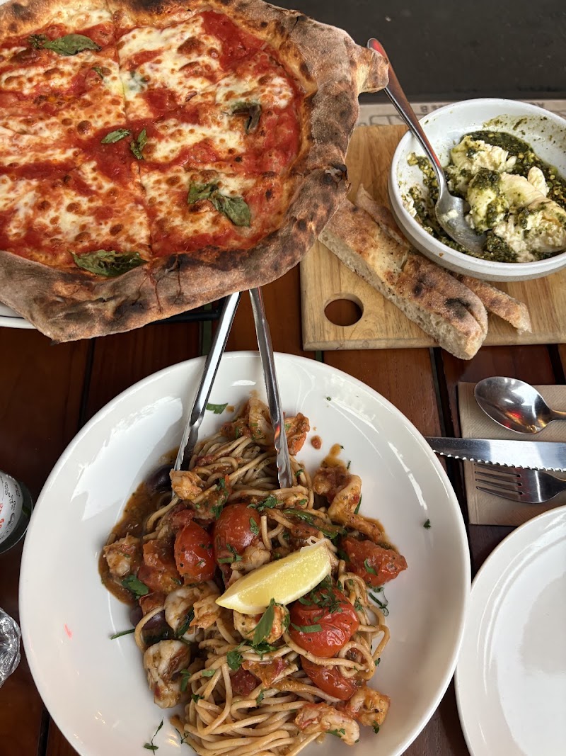 Farro Pizzeria Fitzroy — halal Italian restaurant in Fitzroy