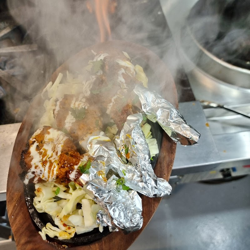 TIKKA TWIST COBLEBANK — halal restaurant in Cobblebank