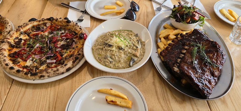 Old School Pizza & Stonegrill Thornbury — halal restaurant in Thornbury