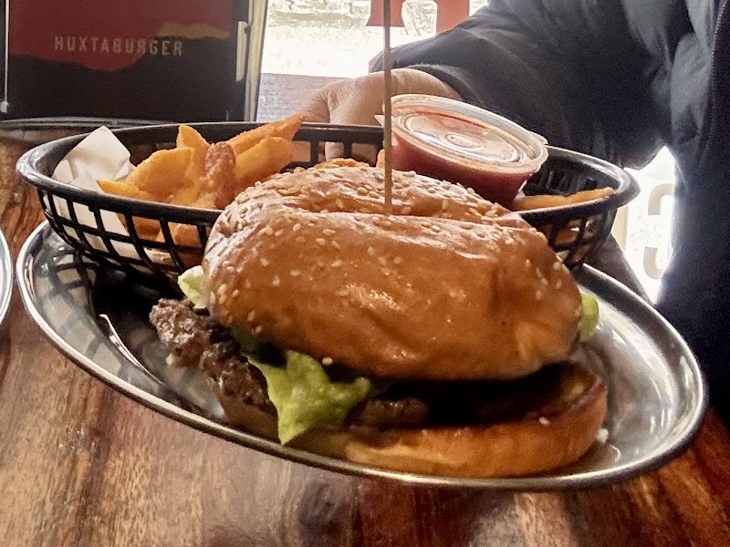 Huxtaburger Collingwood photo 2