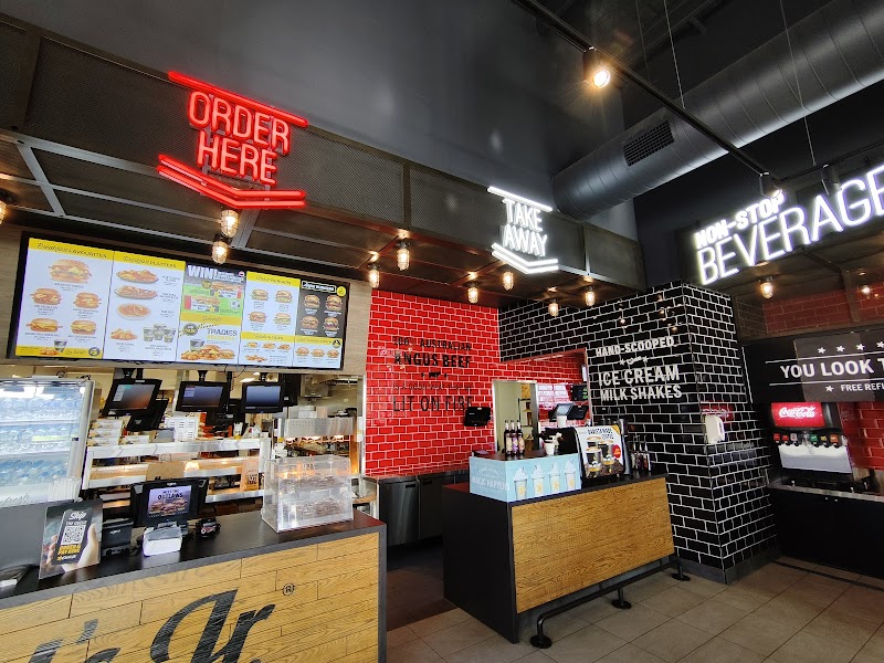 Carl's Jr. Melton — halal Fast food restaurant in Melton