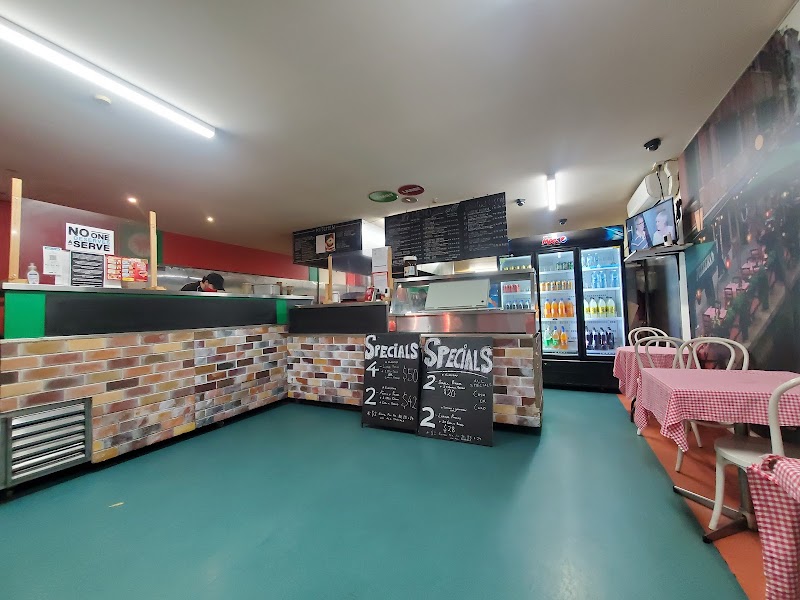 Taylors Lakes Pizza photo 4