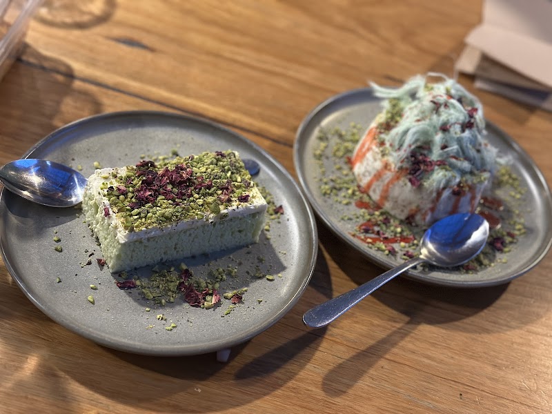 Mazaj Lebanese Restaurant & Lounge | Forest Hill photo 3