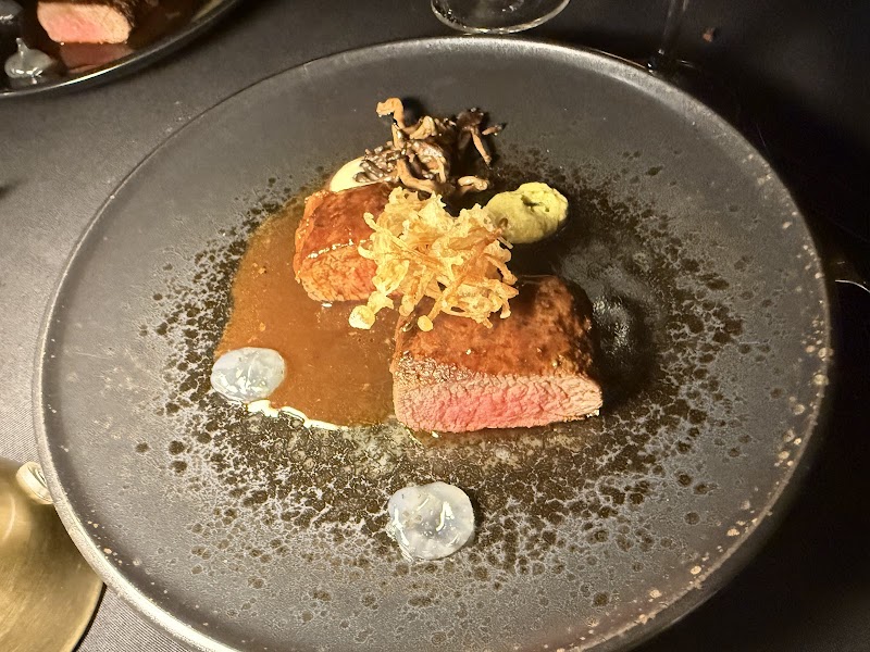 Eureka 89 - Dining & Events — halal Upscale restaurant in Southbank