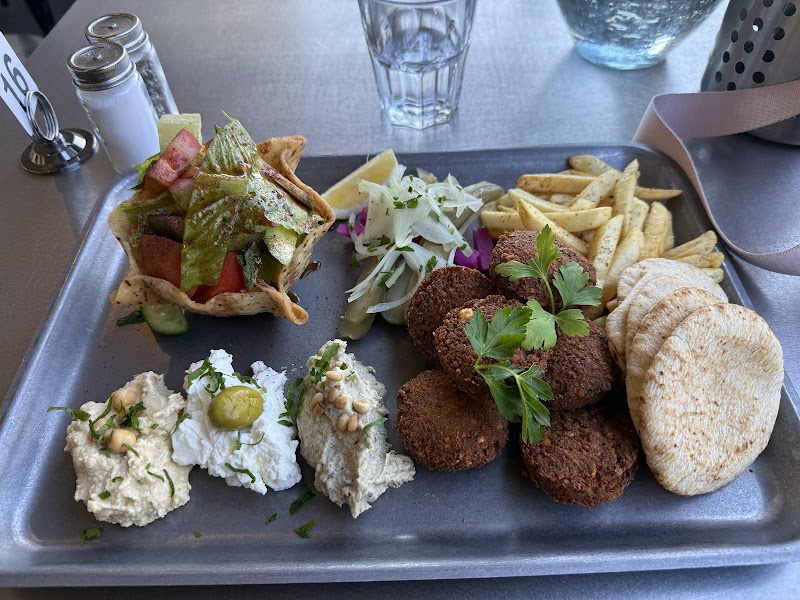 AL MAKAN photo 3