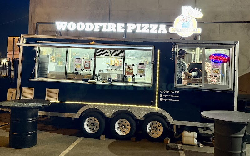 Luigies Woodfire Pizza photo 3
