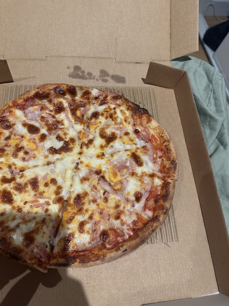 Crisp Pizza photo 3