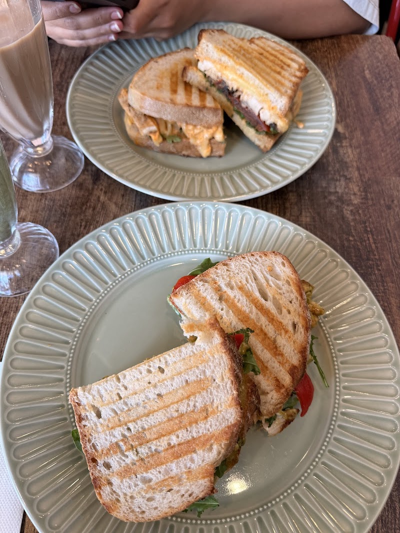Crescent Cafe and Restaurant — halal Cafe restaurant in Melton South